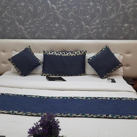 Hotel Ventures Inn Amritsar Quarto foto